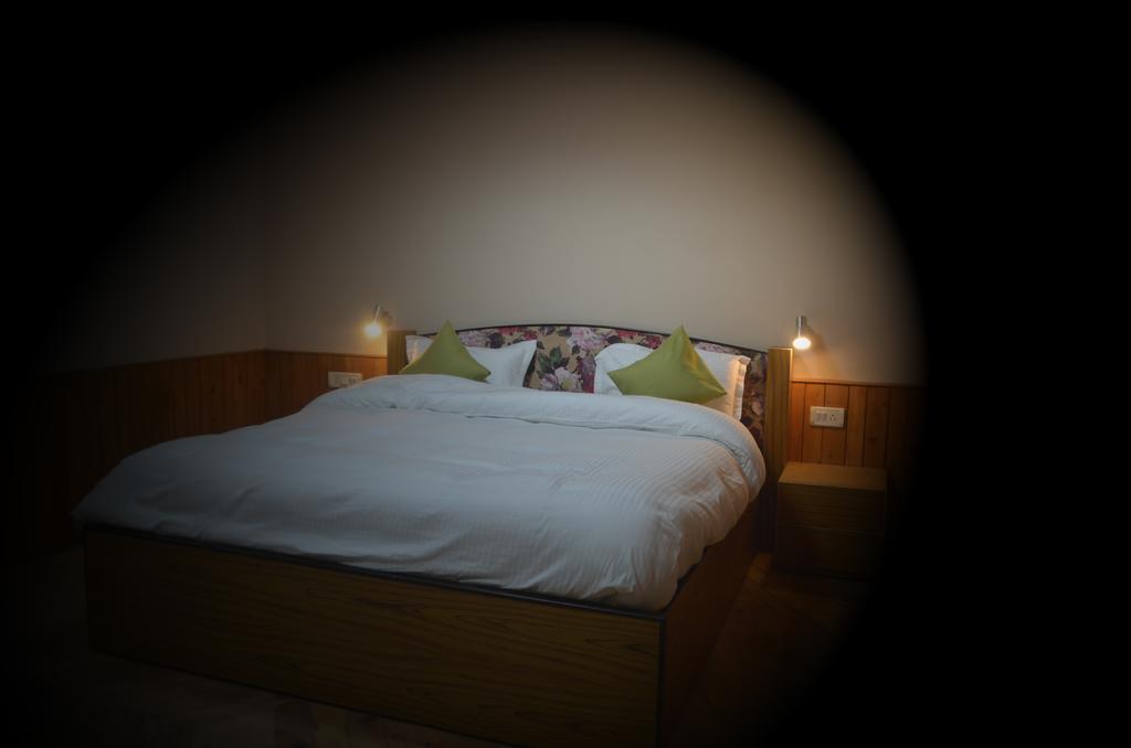 The Cliffe Hotel Mussoorie Buitenkant foto
