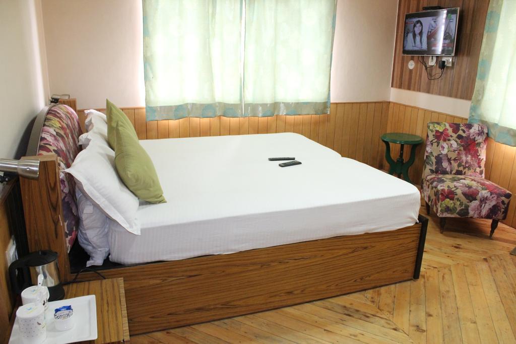 The Cliffe Hotel Mussoorie Buitenkant foto